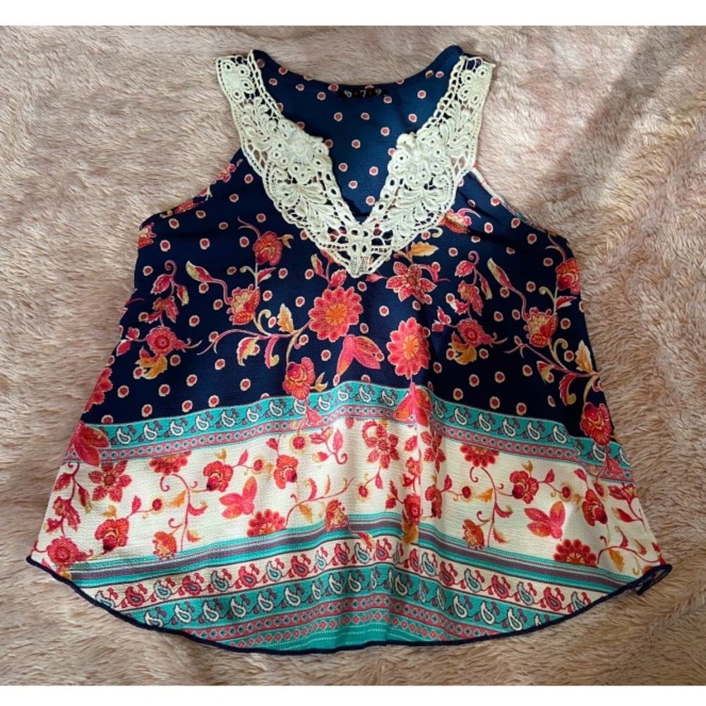 🚨 2/$10 🚨 Pattern Top